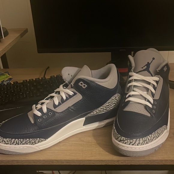 Jordan George Town 3s - Picture 3 of 5